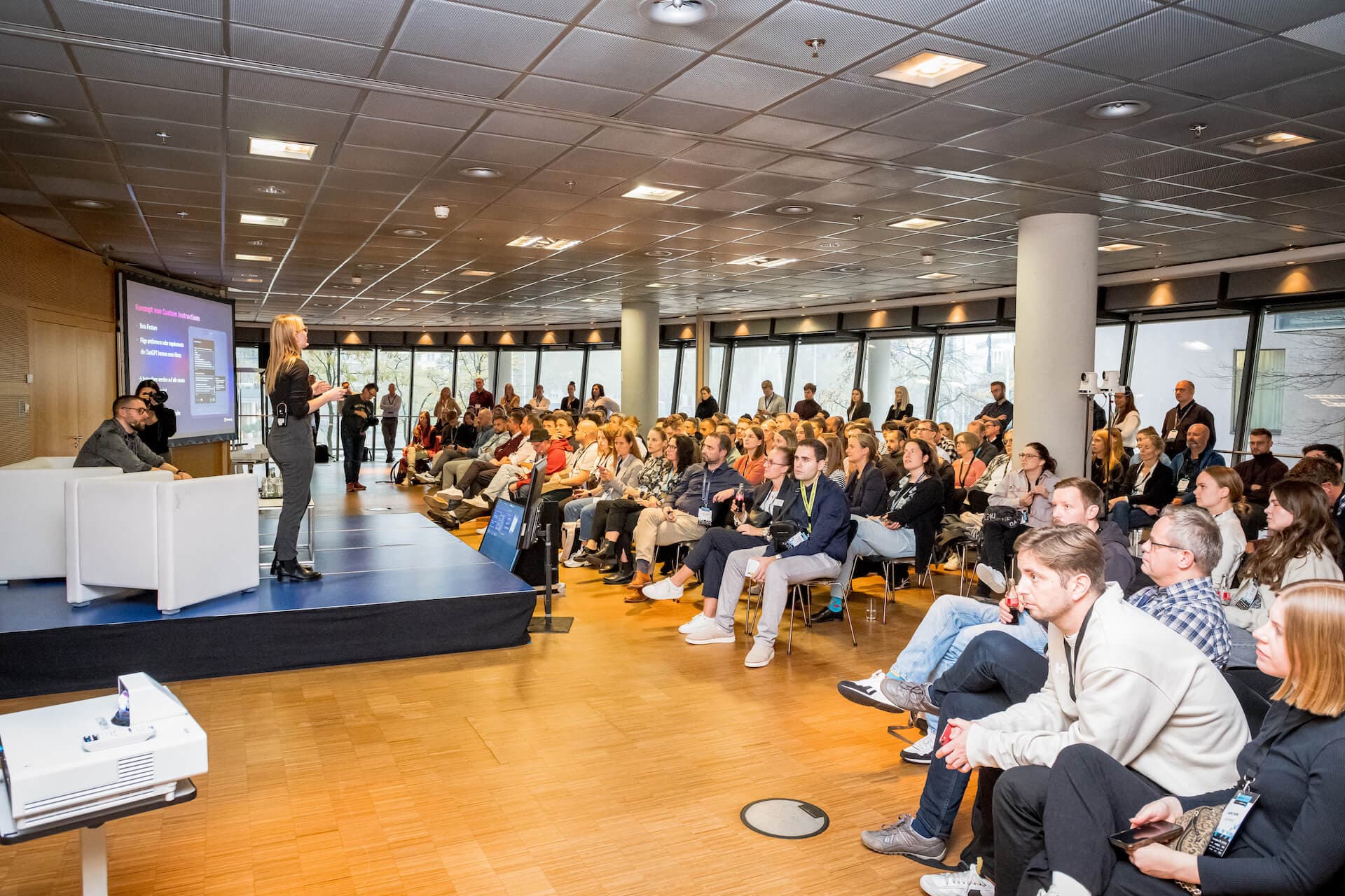 Remazing goes Marketplace Convention: KI-Anwendungen wie ChatGPT & Midjourney für die Contenterstellung